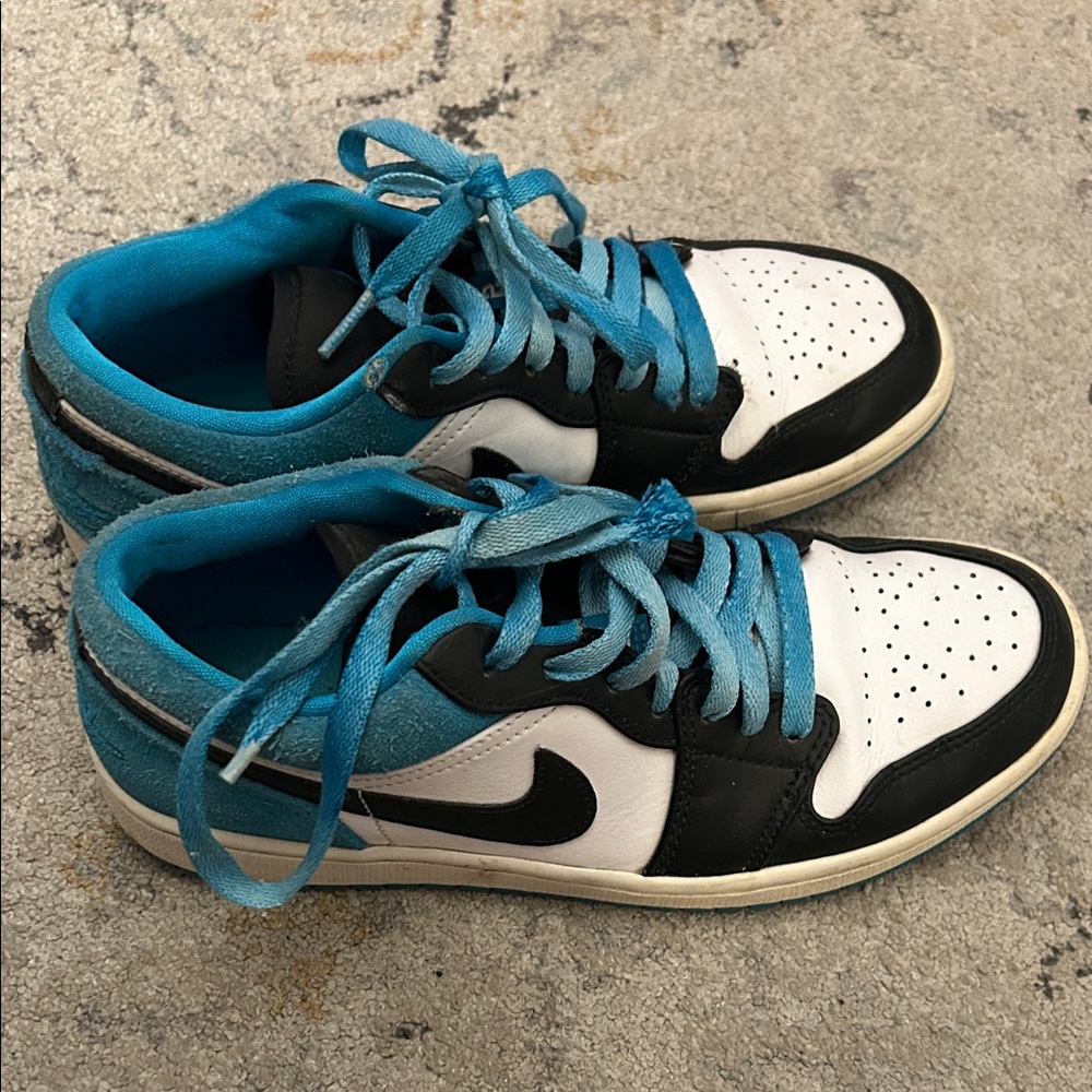 Nike Men's Teal and Black Sneakers 7.5